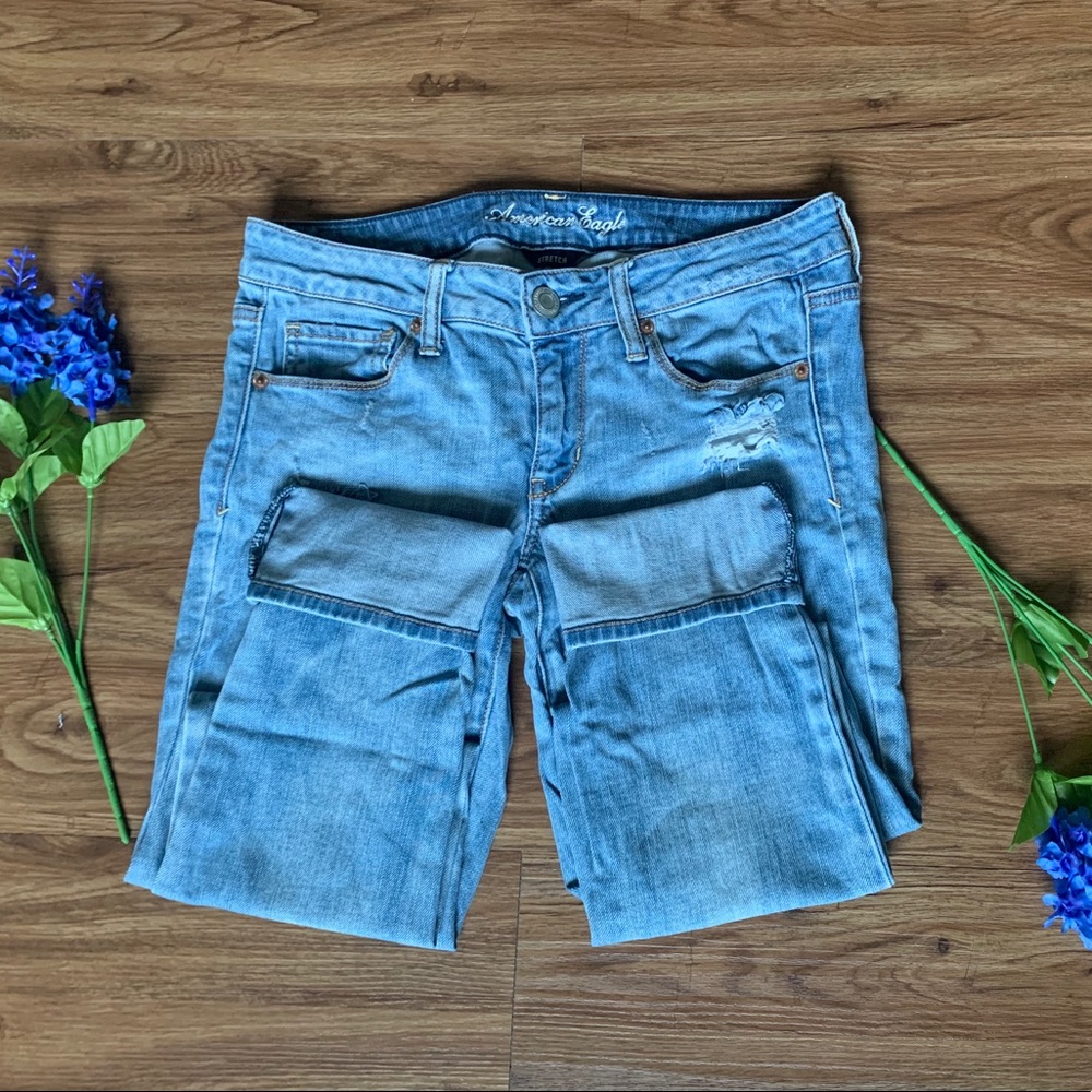 American Eagle Mid Rise Strech skinny distressed